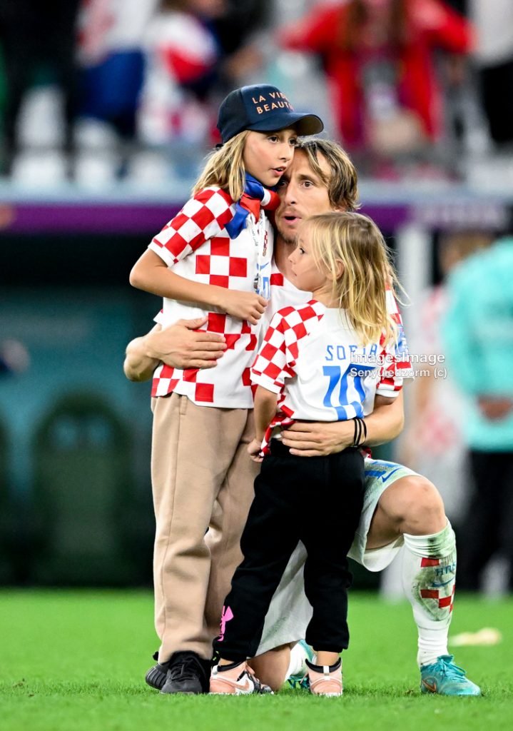 FIFA WORLD CUP 2022: Luka Modric & Children In Qatar
 Ivano Modrić, Ema Modrić, Sofia Modrić run to their father Luka Modric on the pitch of Al Bayt Stadium to celebrate victory over Brazil