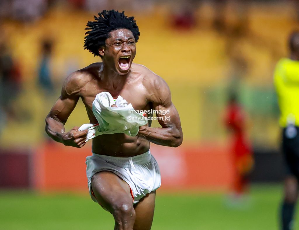 AFCON2025Q: Former Black Satellites Player  Najeeb Yakubu leads celebration  over Black Stars. 

The Meyna of Niger shocked Ghana on Monday night at the Accra Sports Stadium as they beat the Black Stars of Ghana 2-1 in the last game of the 2025 African Cup of Nations qualifier. 

Former Ghana youth star Najeeb Abu Yakubu lead a massive celebration after the 90 minutes as they beat their country of birth Ghana. AFCON2025Q